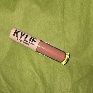 Kylie Jenner Matte Liquid Lipstick In Nude